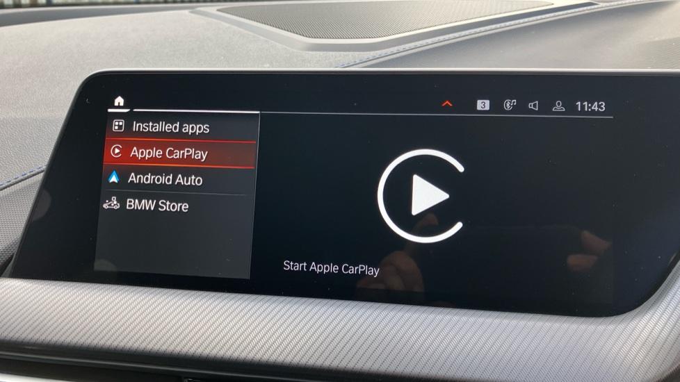 Apple Car Play & Android Auto