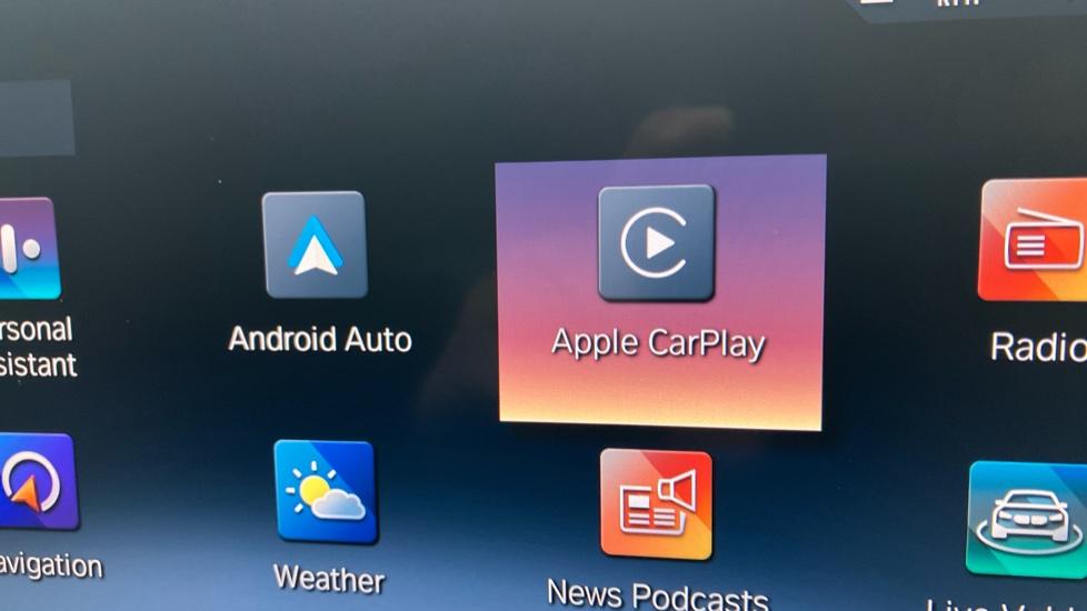 Apple Car Play & Android Auto