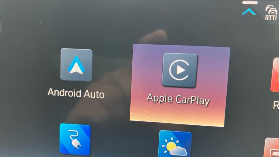 Apple Car Play & Android Auto