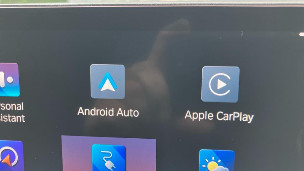 Apple Car Play & Android Auto