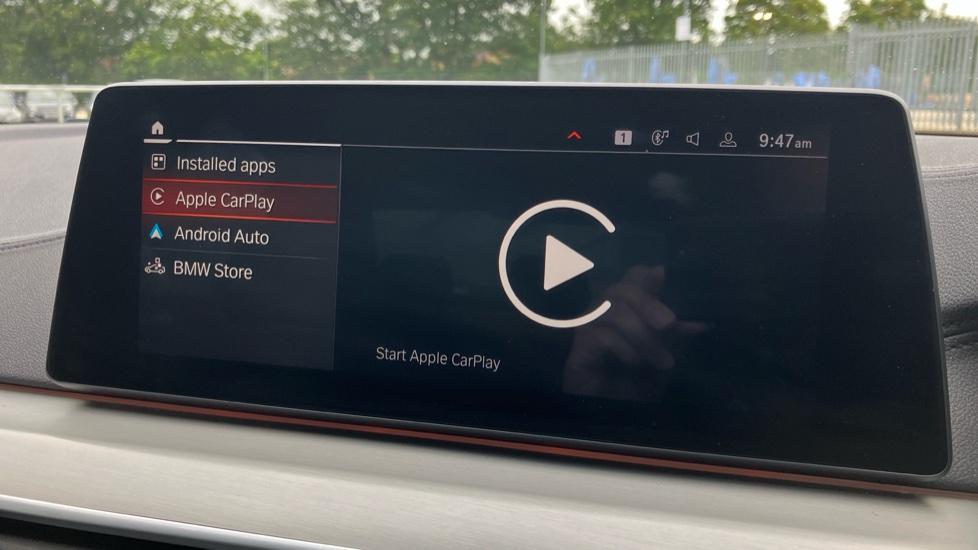 Apple Car Play & Android Auto