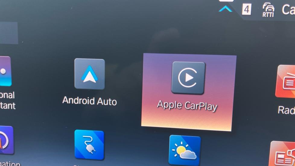 Apple Car Play & Android Auto