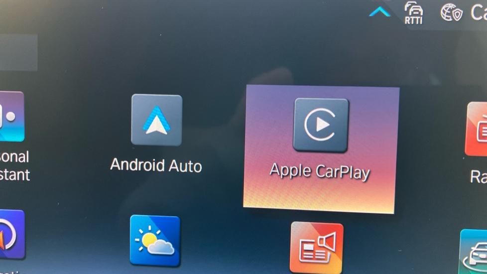 Apple Car Play & Android Auto