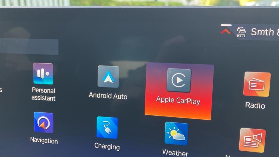 Apple Car Play & Android Auto