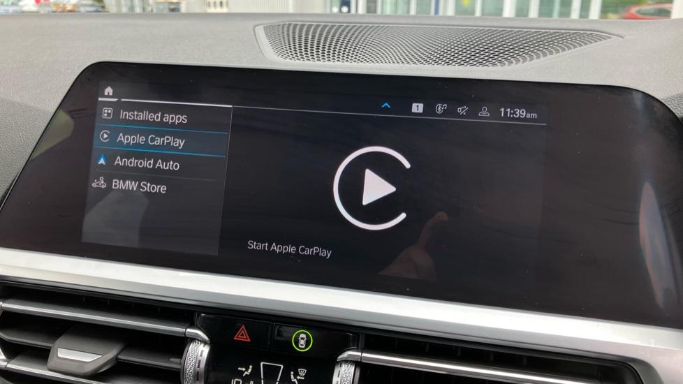 Apple Car Play & Android Auto