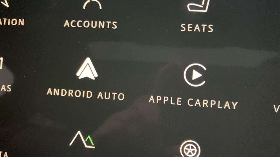 Apple Car Play & Android Auto