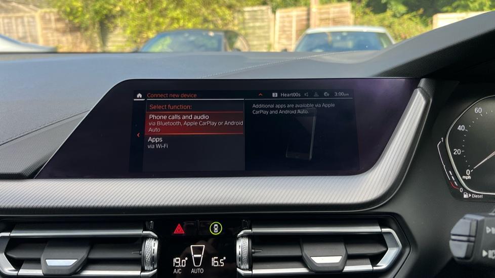 Apple Car Play & Android Auto