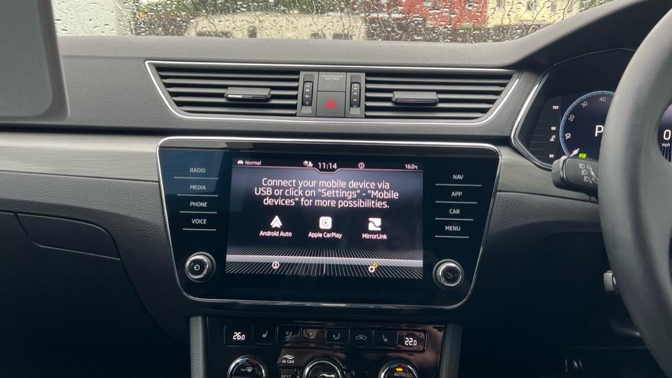 Apple Car Play & Android Auto