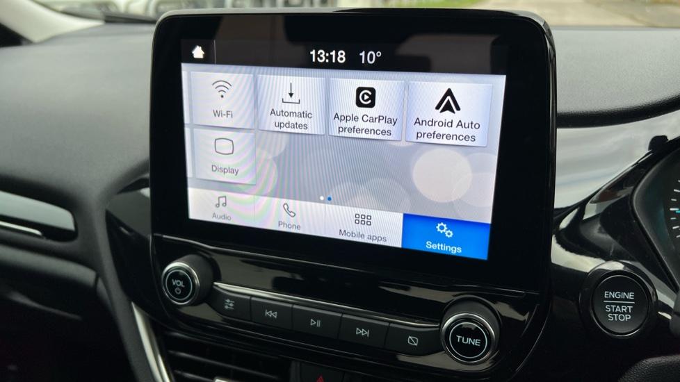 Apple Car Play & Android Auto