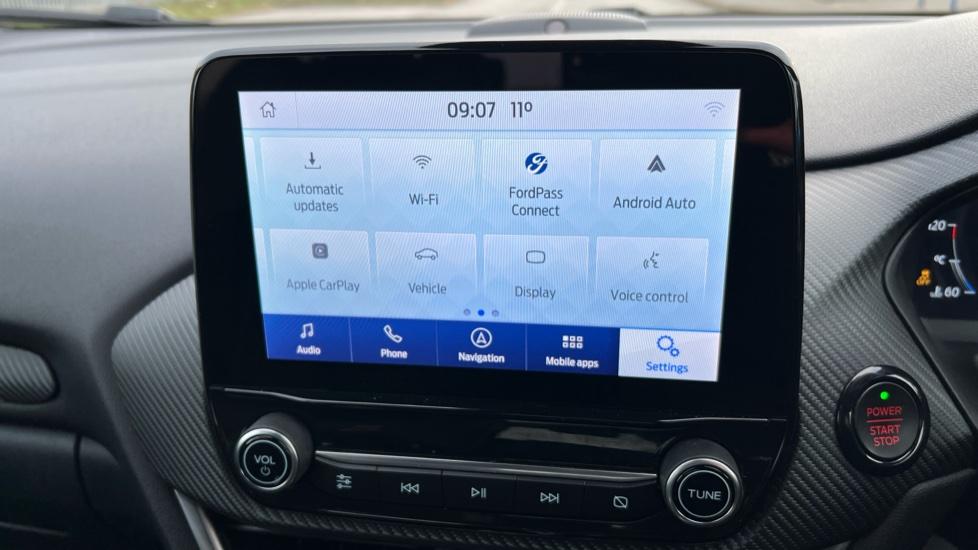 Apple Car Play & Android Auto