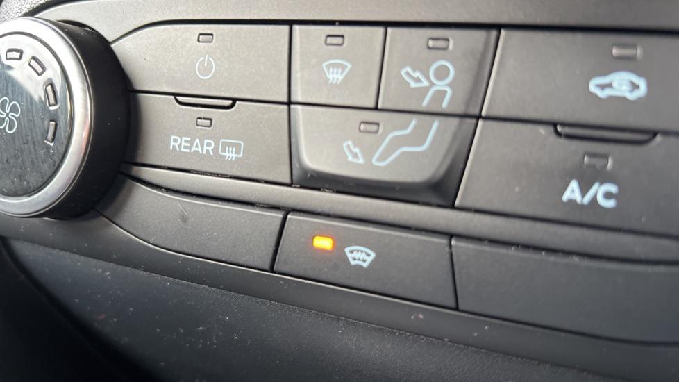 Heated Windscreen 