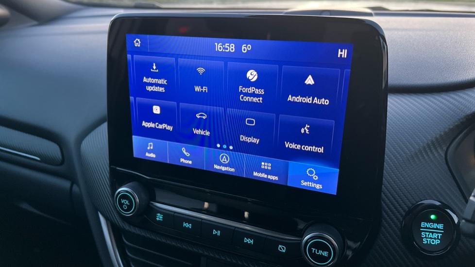 Apple Car Play & Android Auto