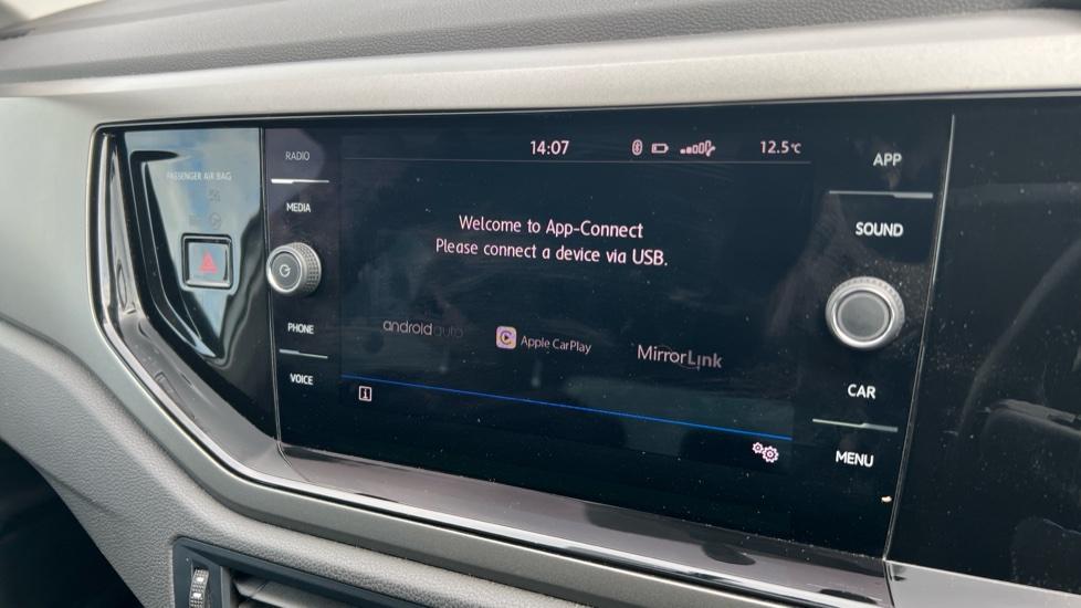 Apple Car Play & Android Auto