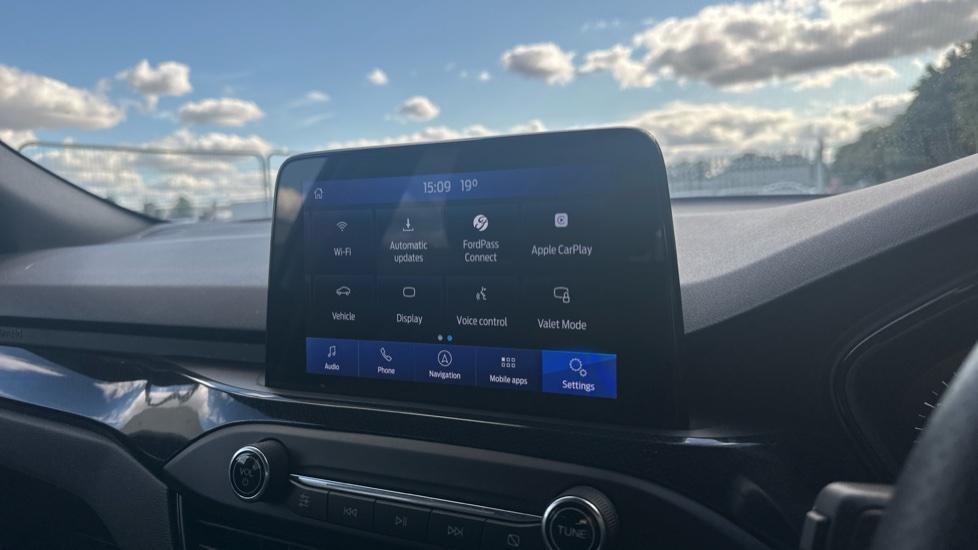 Apple Car Play & Android Auto