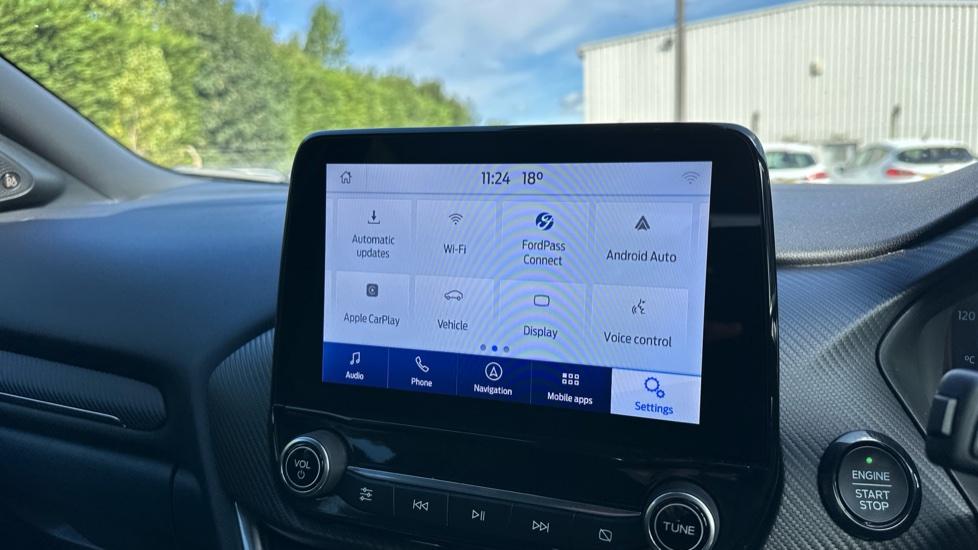 Apple Car Play & Android Auto