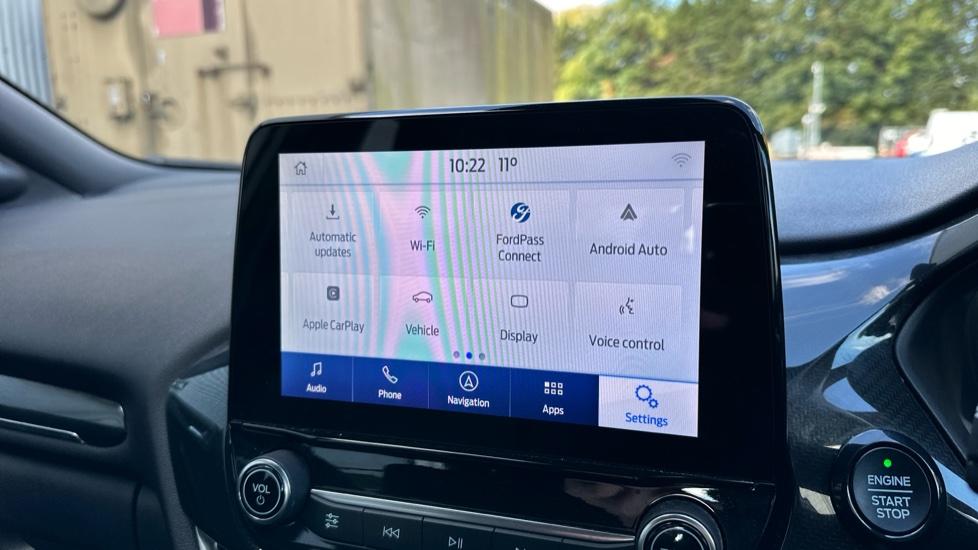 Apple Car Play & Android Auto