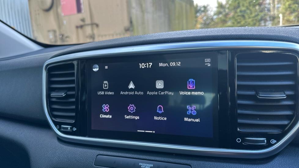 Apple Car Play & Android Auto