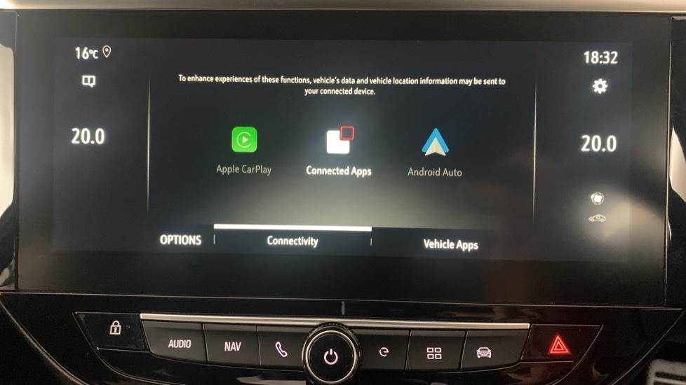 Apple CarPlay and Android Auto 