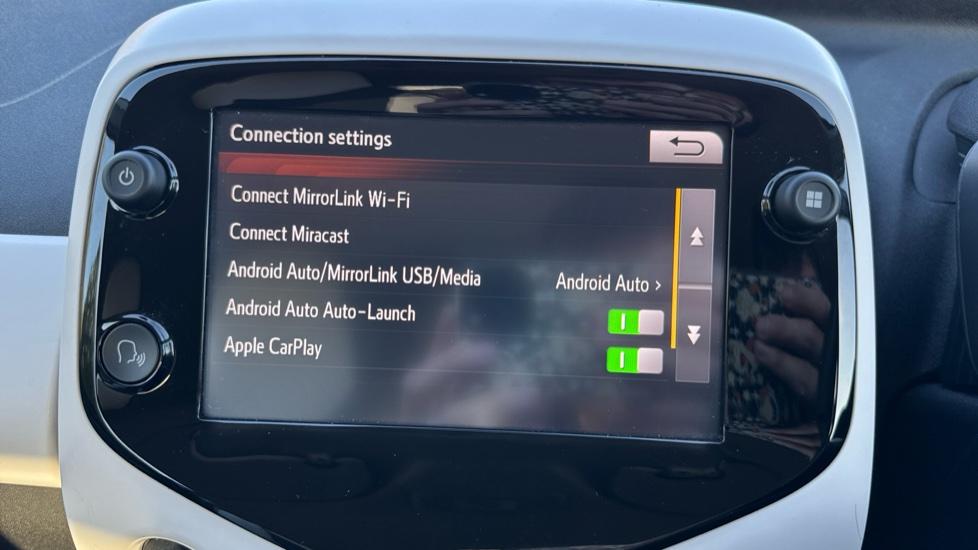 Apple Car Play & Android Auto