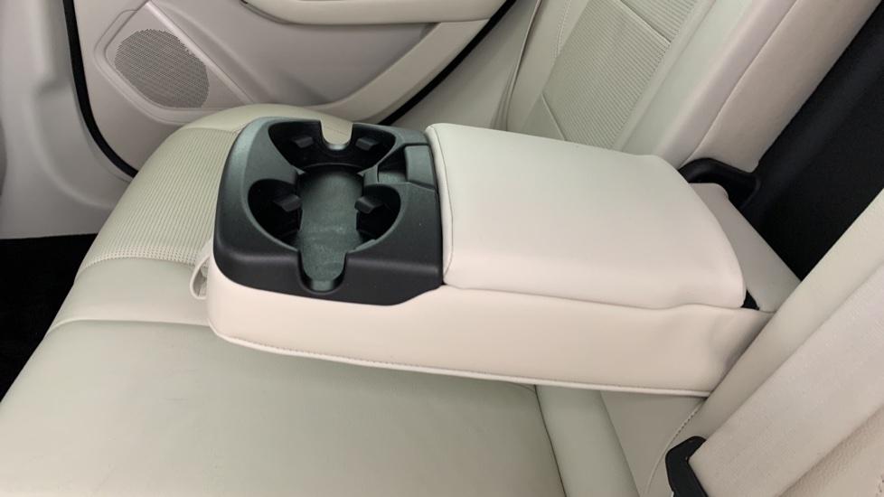 Rear Armrest/ Cup Holder