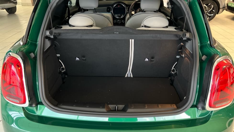Used 2023 GREEN MINI Hatchback 1.5 Cooper Exclusive 3dr Auto, 5,827 ...