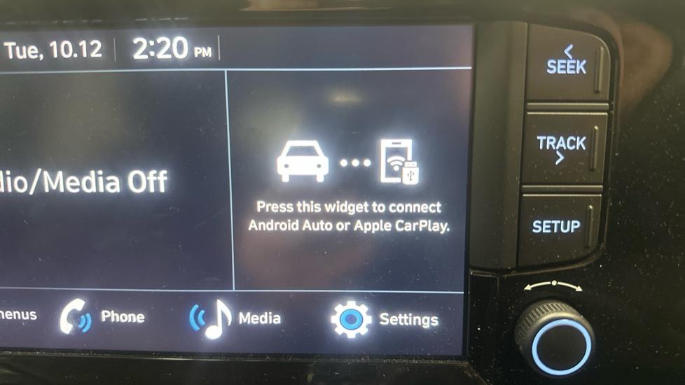 Apple Car Play & Android Auto