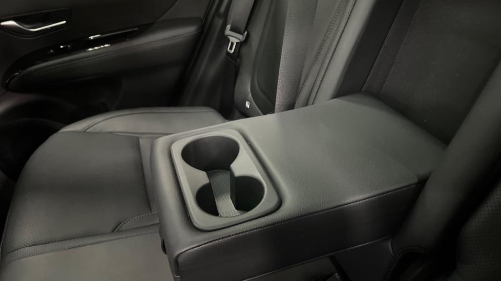 Rear Armrest/ Cup Holder