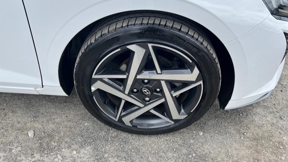 17” Alloy Wheels