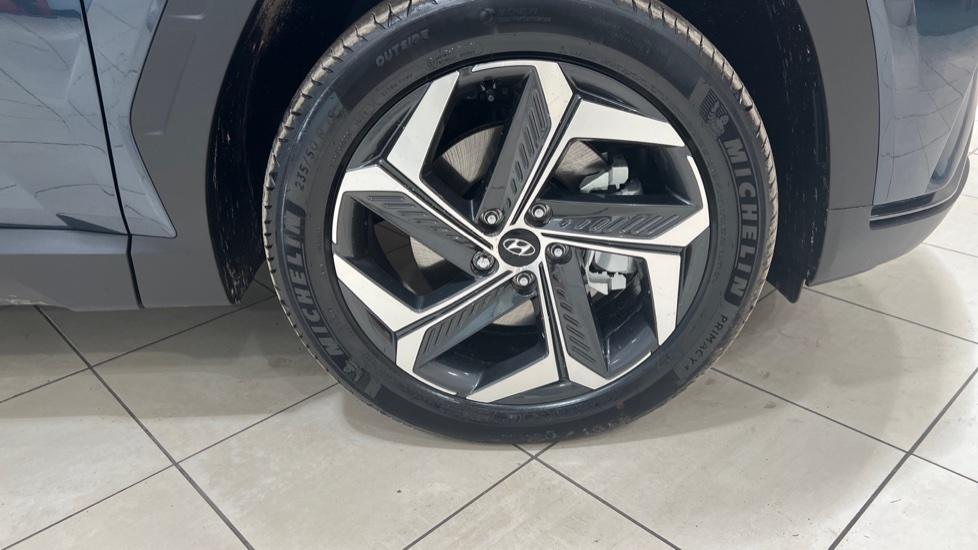 19” Alloy Wheels