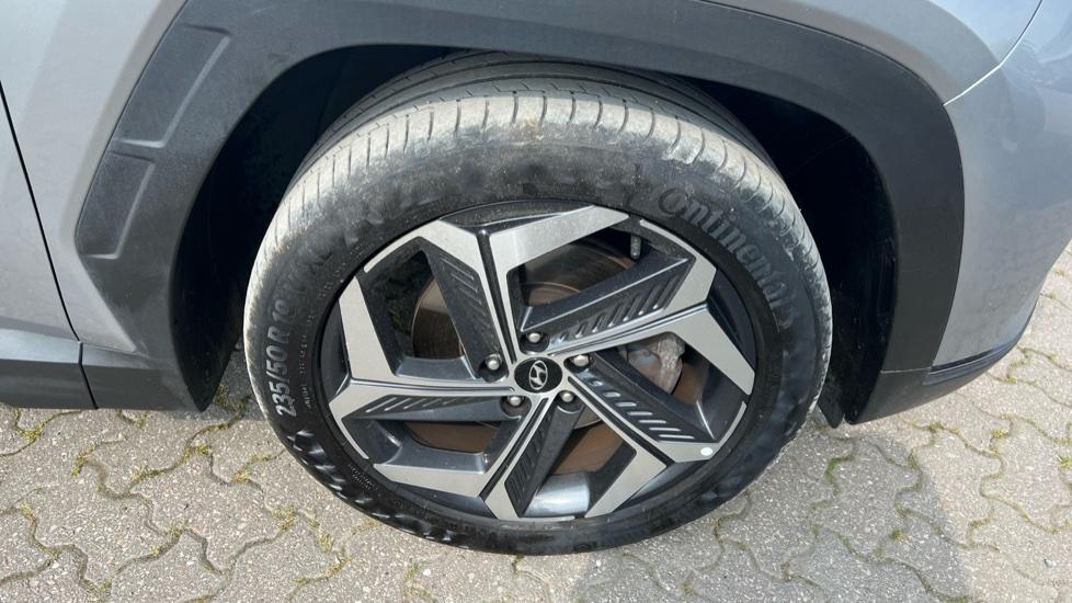 19”Alloy Wheels