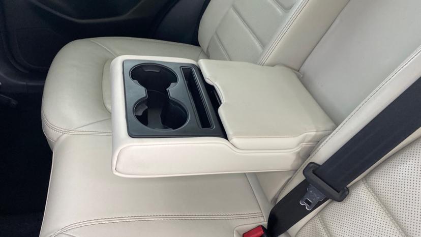 Rear Armrest/ Cup Holder