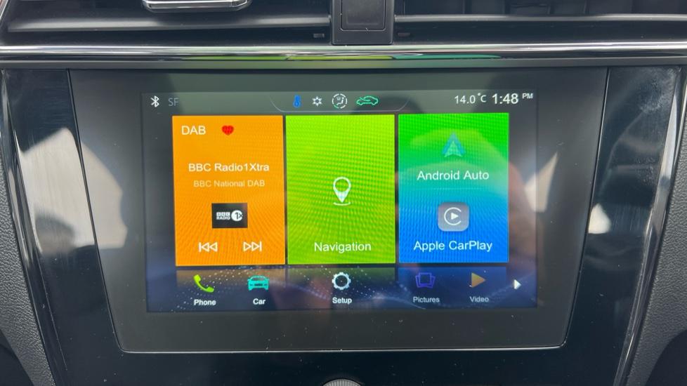 Apple Car Play & Android Auto