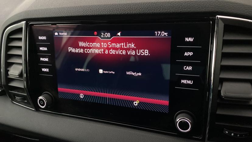 Apple CarPlay & Android Auto 