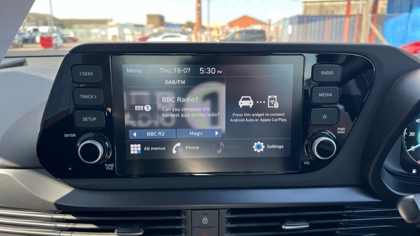 Apple Car Play & Android Auto