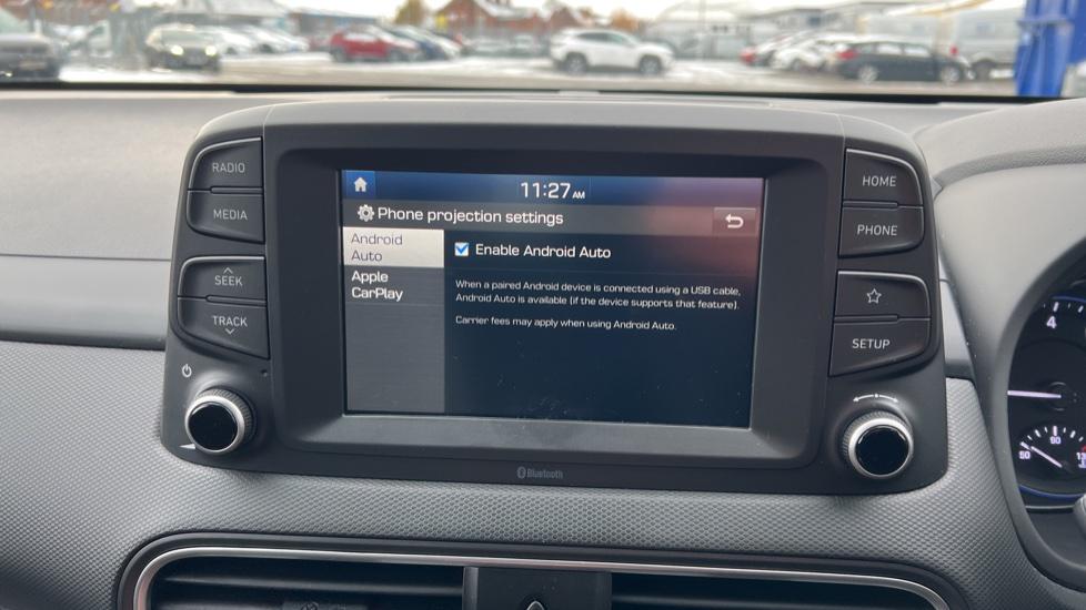 Apple CarPlay / Android Auto