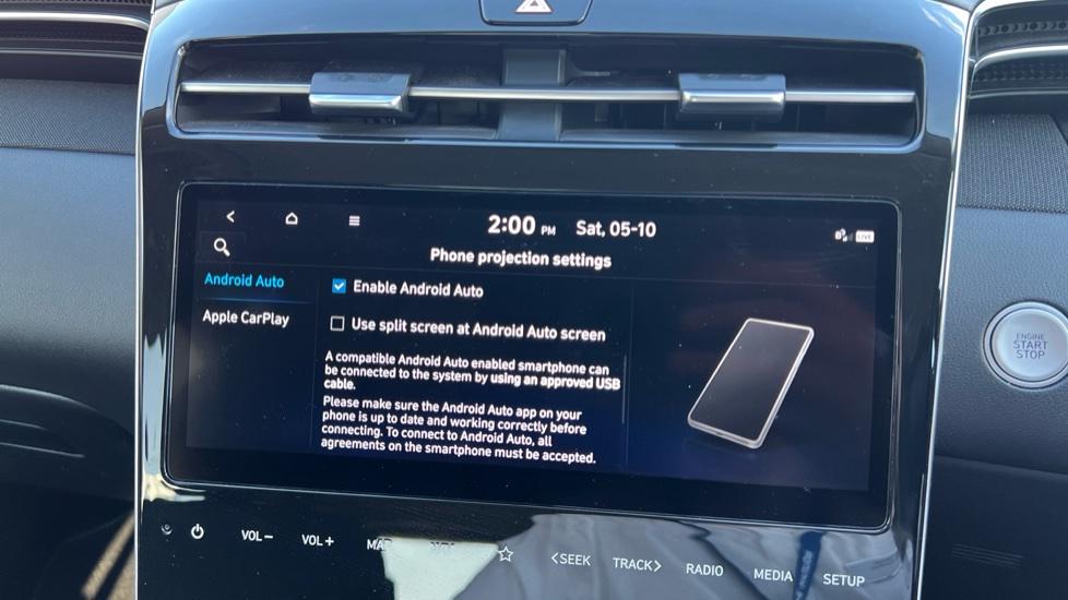 Apple Car Play & Android Auto