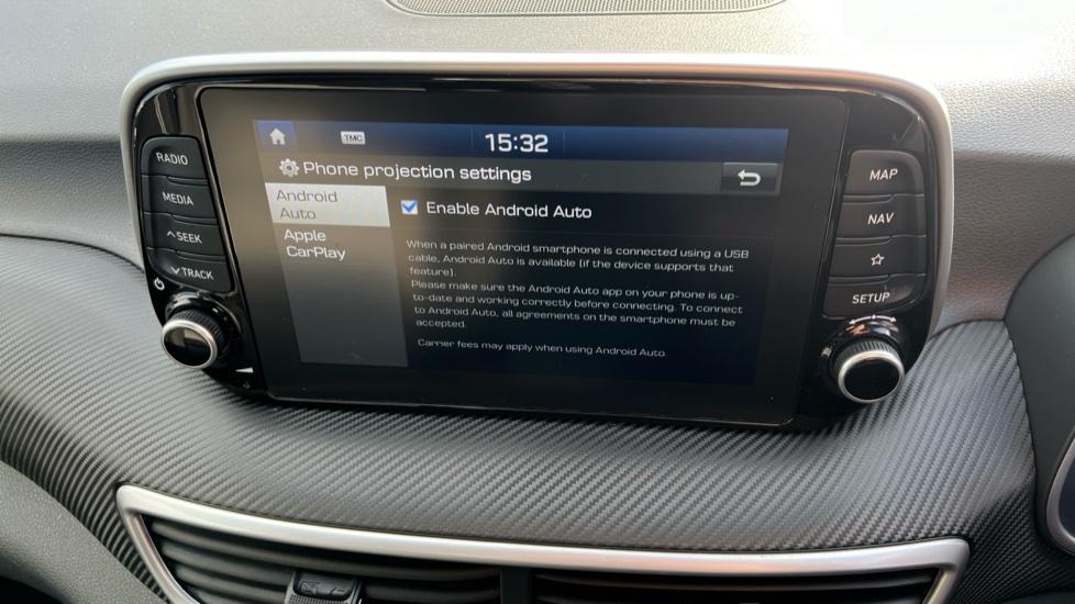 Apple Car Play & Android Auto