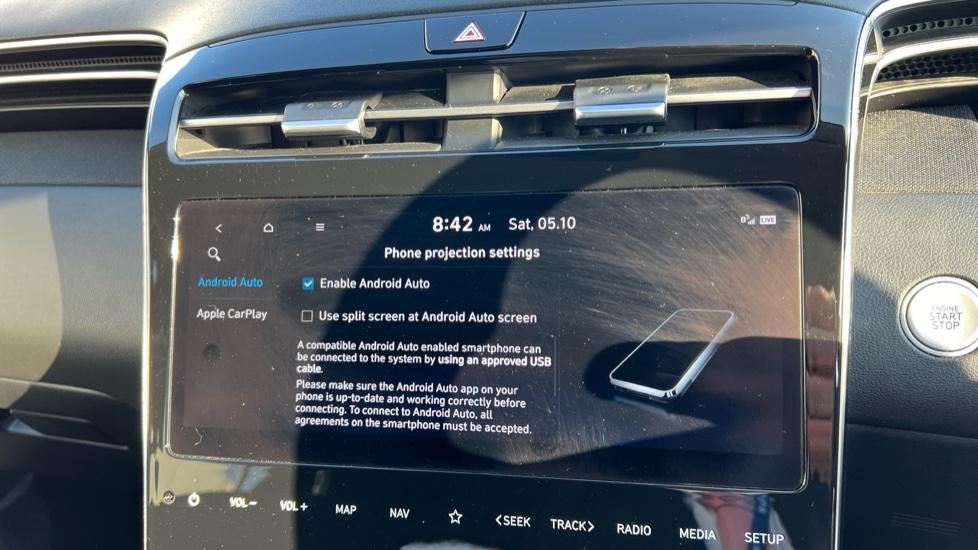 Apple Car Play & Android Auto