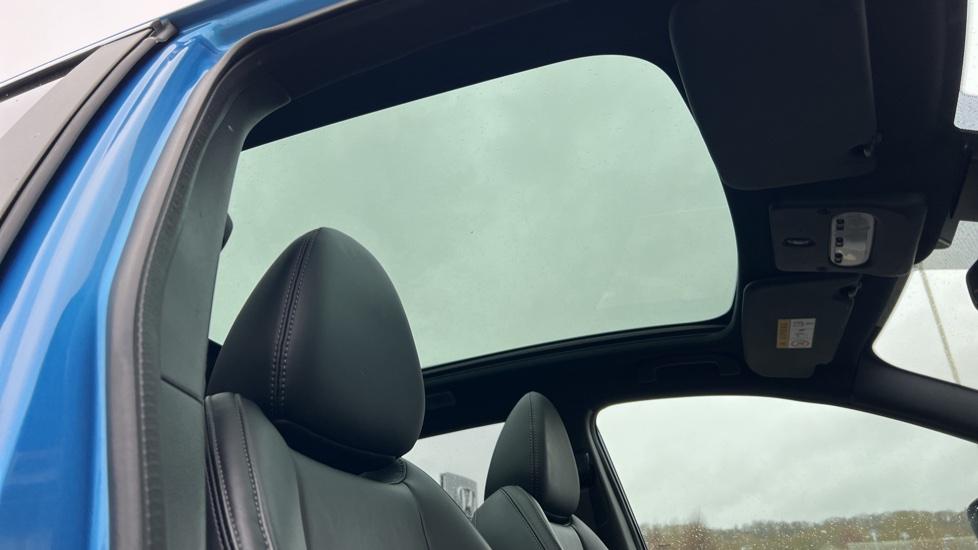 Panoramic Roof / Sunroof