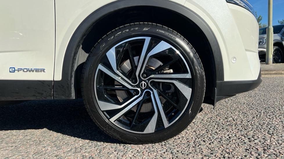 20” Diamond Cut Alloy Wheels 