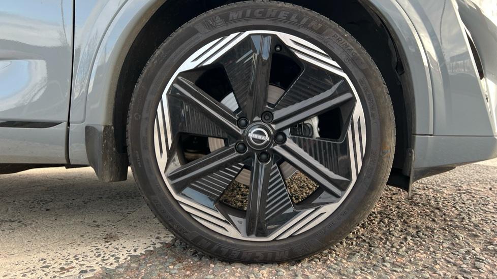 20” Diamond Cut Alloy Wheels 