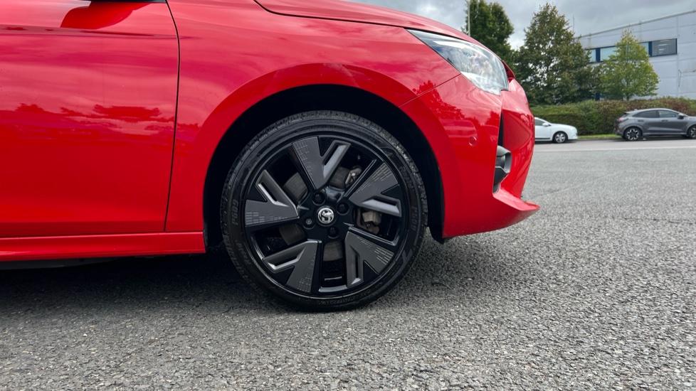 17” Alloy Wheels 