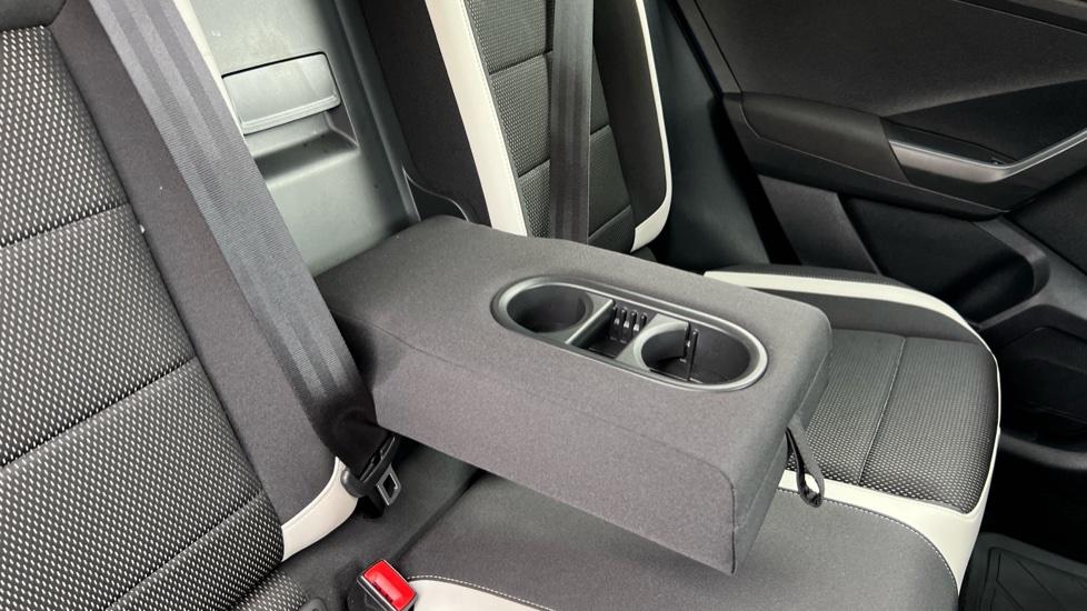 Rear Armrest/ Cup Holder