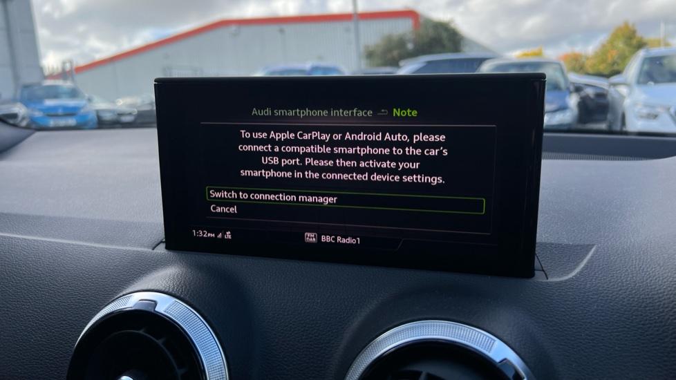 Apple Car Play & Android Auto