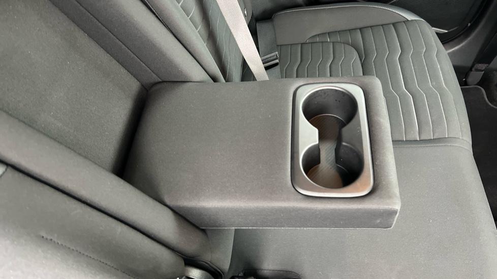 Rear Armrest/ Cup Holder