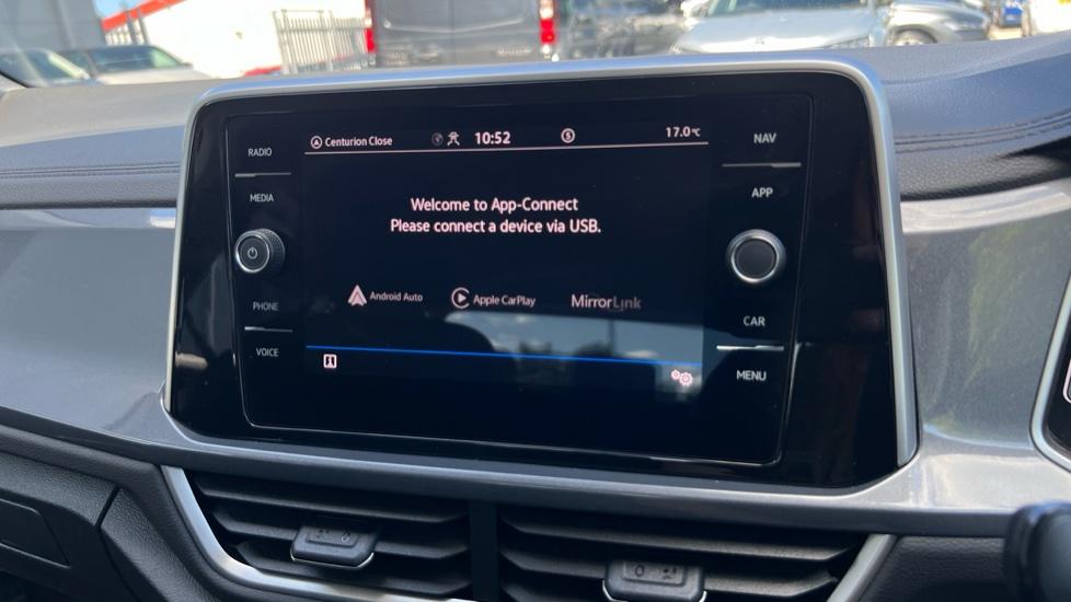 Apple Car Play & Android Auto