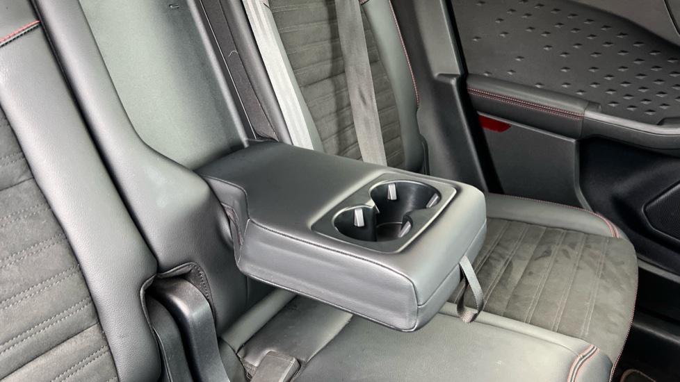 Rear Armrest/ Cup Holder