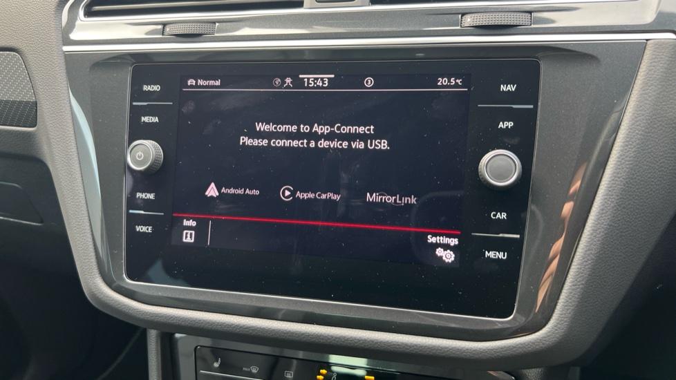 Apple Car Play & Android Auto