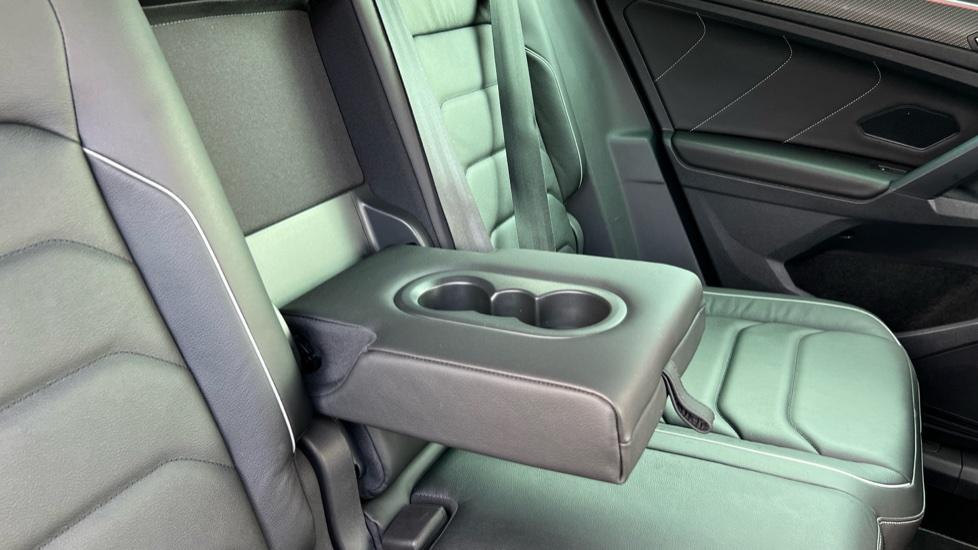 Rear Armrest/ Cup Holder