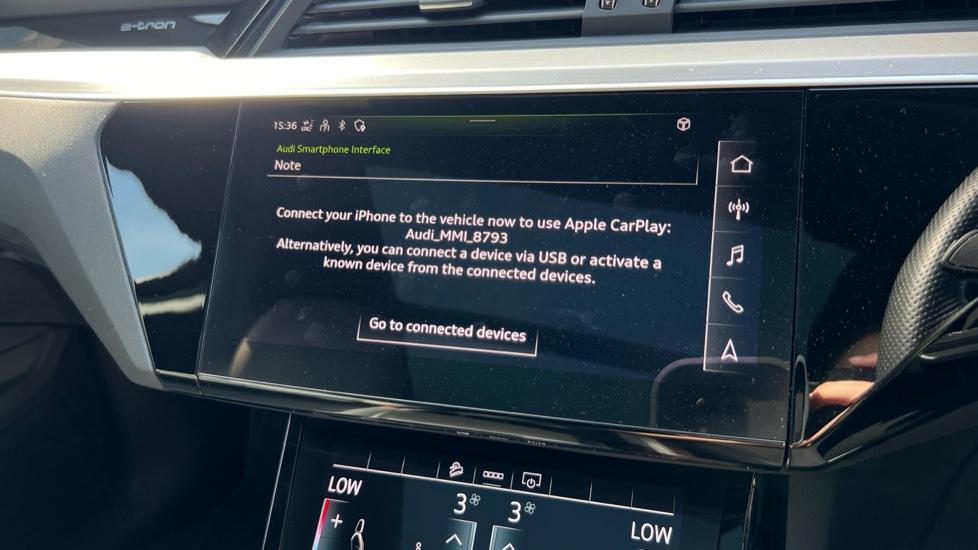 Apple Car Play & Android Auto